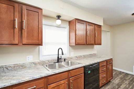 Building Photo - Renovated 5 Bedroom 2.5 Bath home