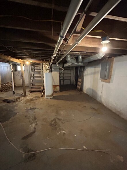 Building Photo - 2525 Tyrell Dr