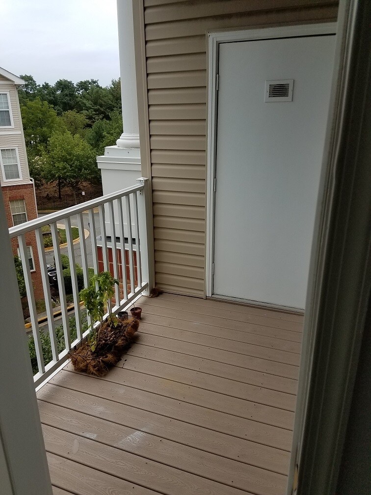 Balcony - 7011 Falls Reach Dr