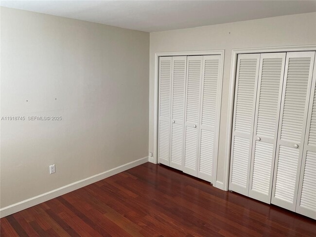 Building Photo - 625 Biltmore Way