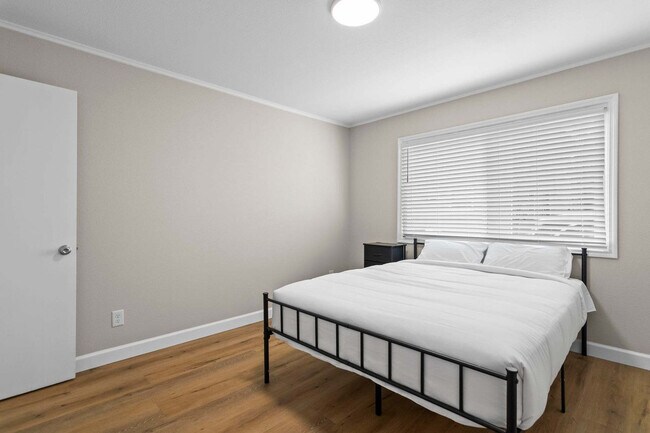 Building Photo - 2309 Cherry Hills Dr