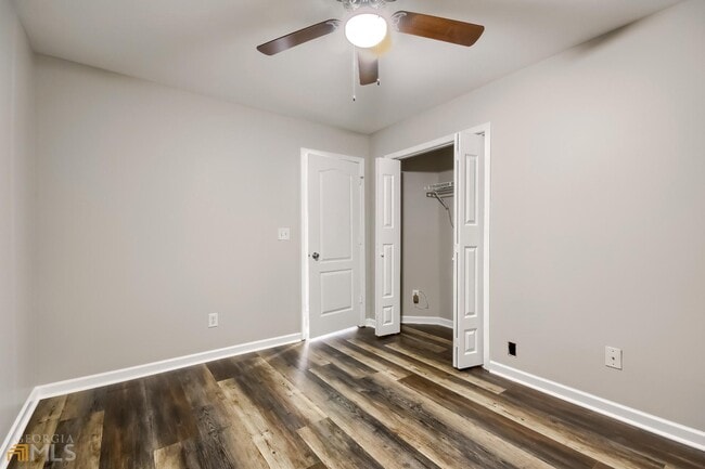 Building Photo - 2171 Waterford Park Dr