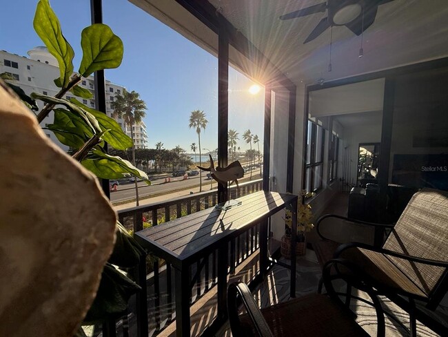 Building Photo - 11 Sunset Dr