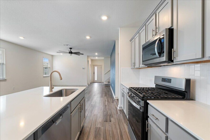 Building Photo - 7410 Sagira Path