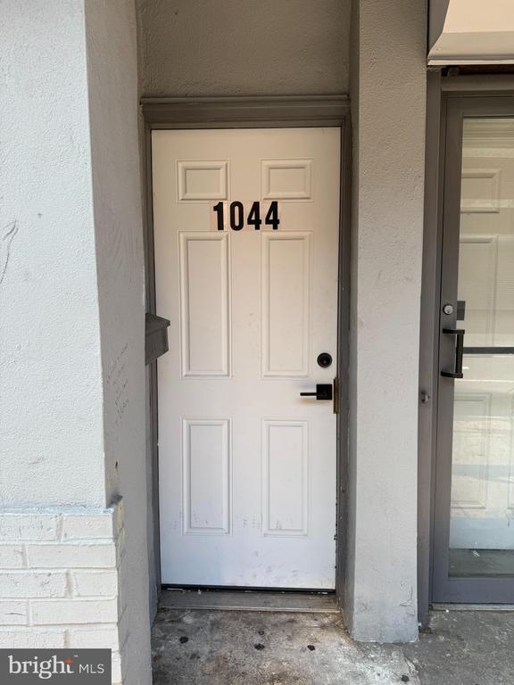 Building Photo - 1044 South St