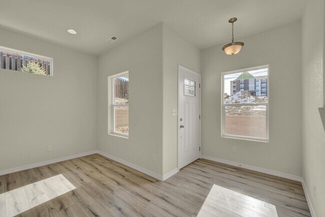 Building Photo - 6241 Felsite Grv