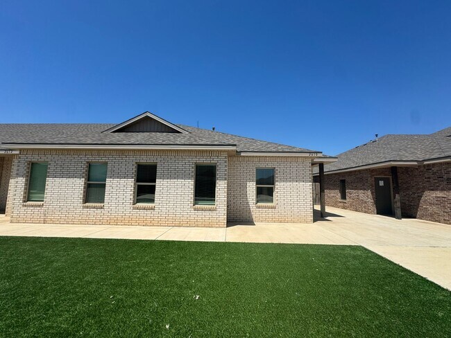 Primary Photo - 3Bed/ 2Bath Available Now- in Lubbock coop...