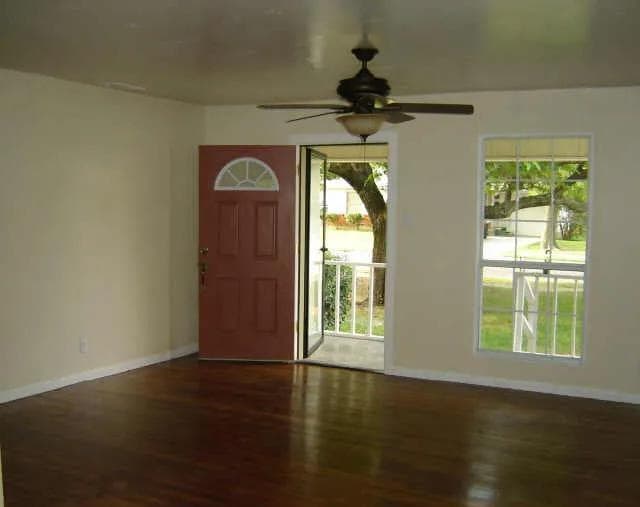 Building Photo - 3747 Cortez Dr