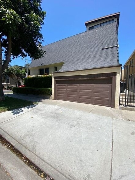 Building Photo - 1150 N Curson Ave