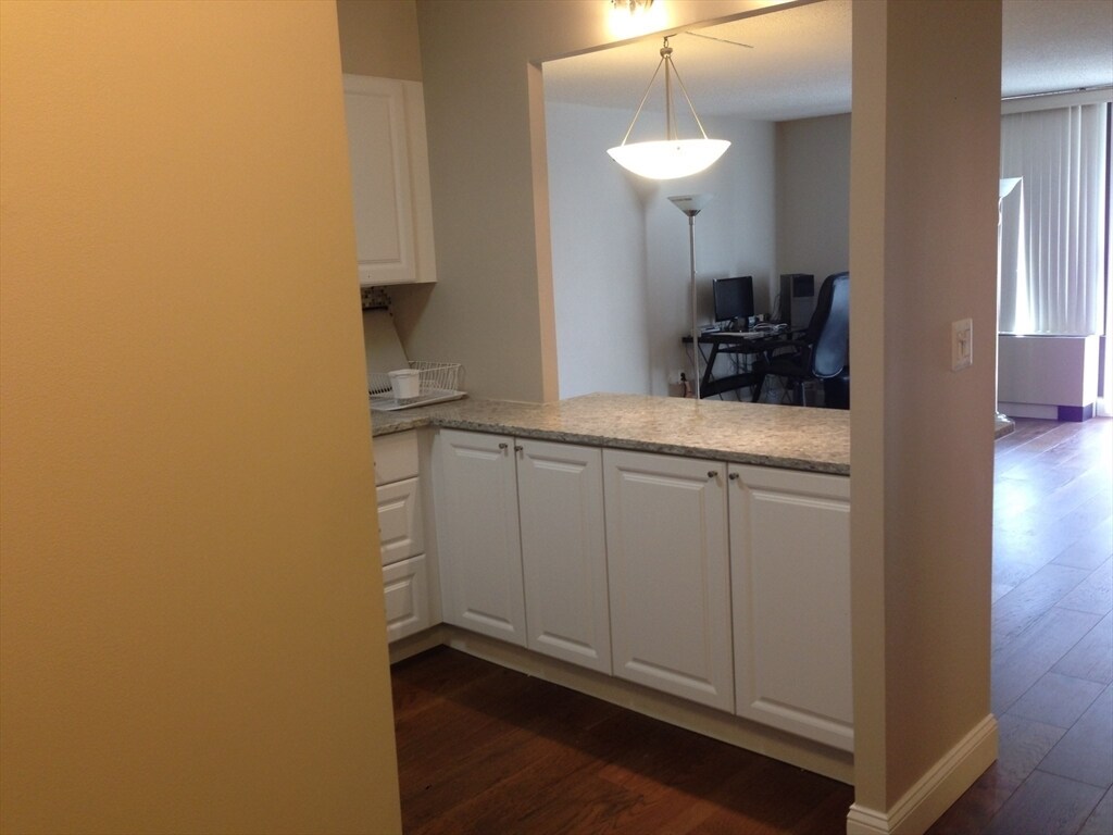 Building Photo - 45 Longwood Ave