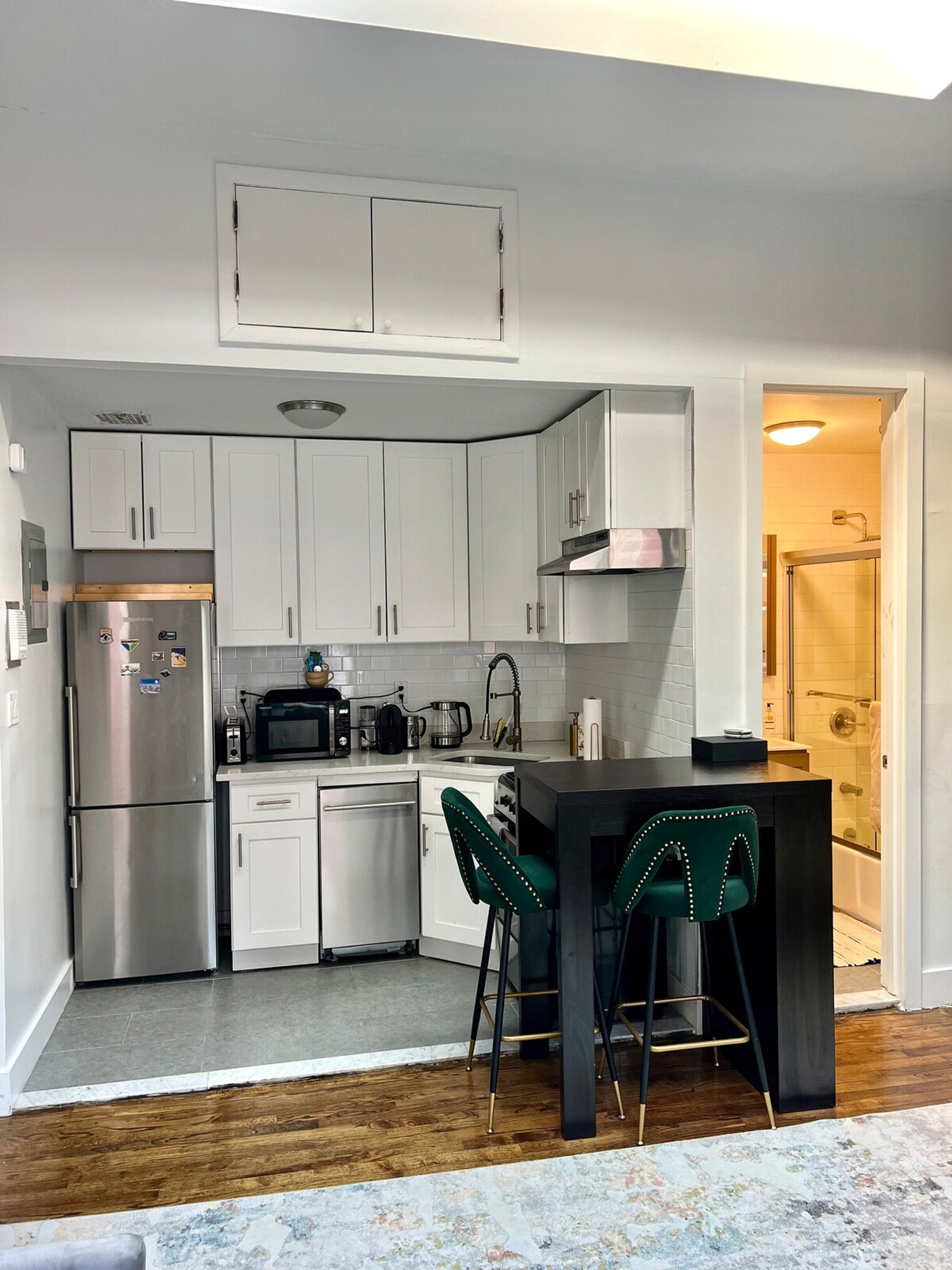 Building Photo - 329 W 19th St