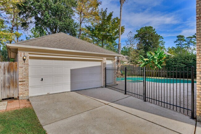 Building Photo - 15 W Stony End Pl