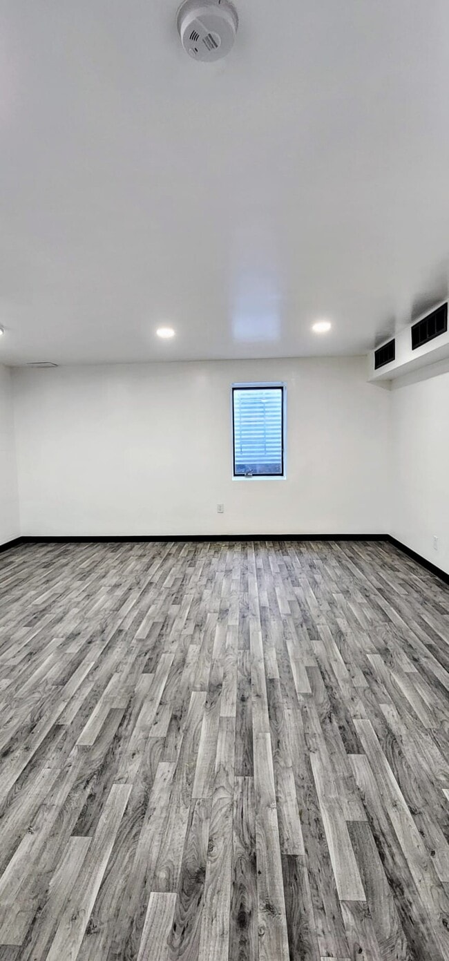 Building Photo - 7515 Cloman Way E