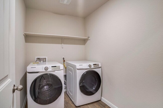Building Photo - 1007 Coolridge Ct