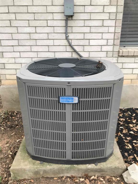 Building Photo - 2013 Jasper Ln