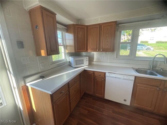 Building Photo - 415 Old Colliers Way