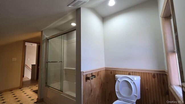 Building Photo - 882 NY-52