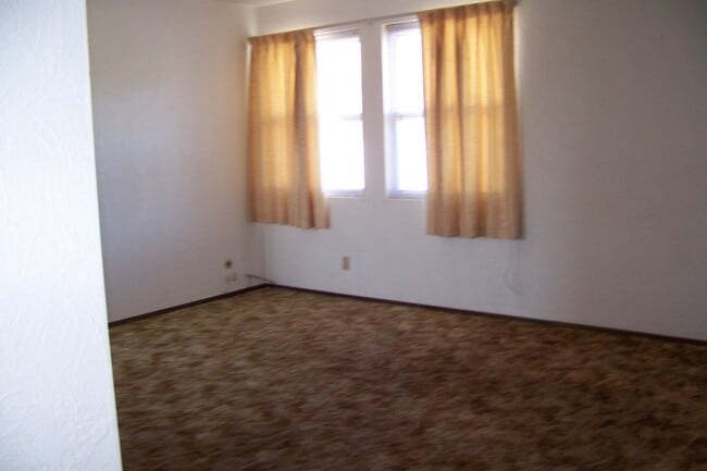 Building Photo - 2209 Stoneybrook Rd