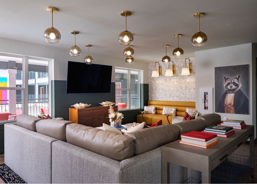 Building Photo - Vi Collina