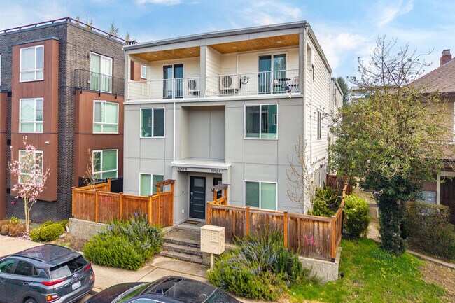 Building Photo - 5210b Brooklyn Ave NE