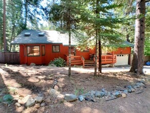 Building Photo - Pride of ownership in this 3/2 near the lake!