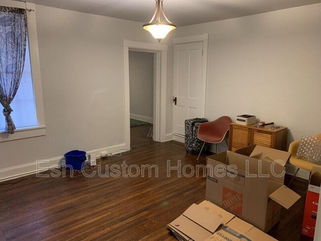 Building Photo - 419 W Orange St