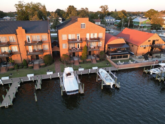 Building Photo - Fully Furnished Waterfront Elegance on Mai...