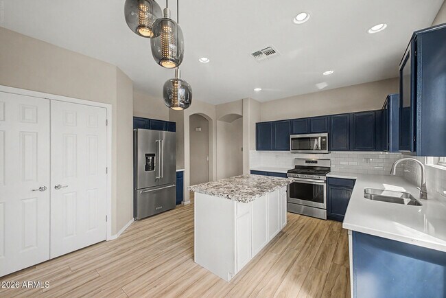 Building Photo - 15207 W Windward Ave