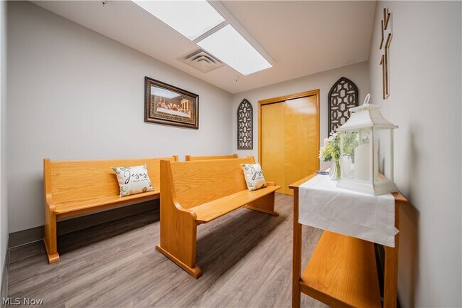 Building Photo - 12799 Doula Ln