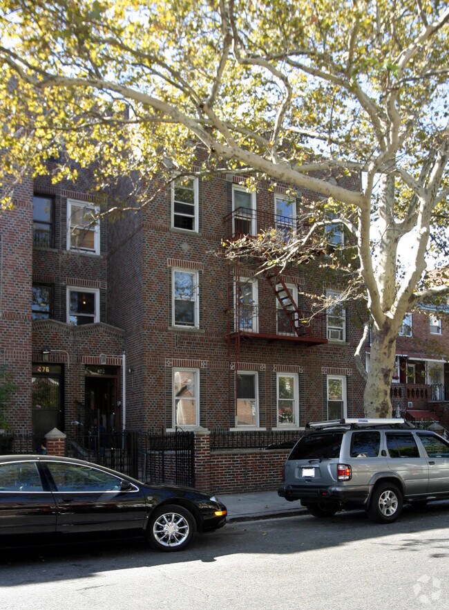 Primary Photo - 472 E 95th St
