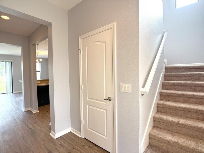 Building Photo - 1282 Clove Dr