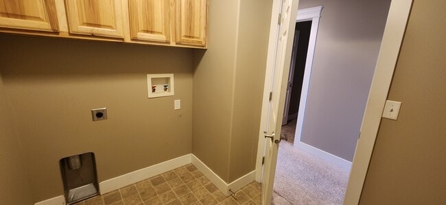 Building Photo - 1035 Rd Runner St