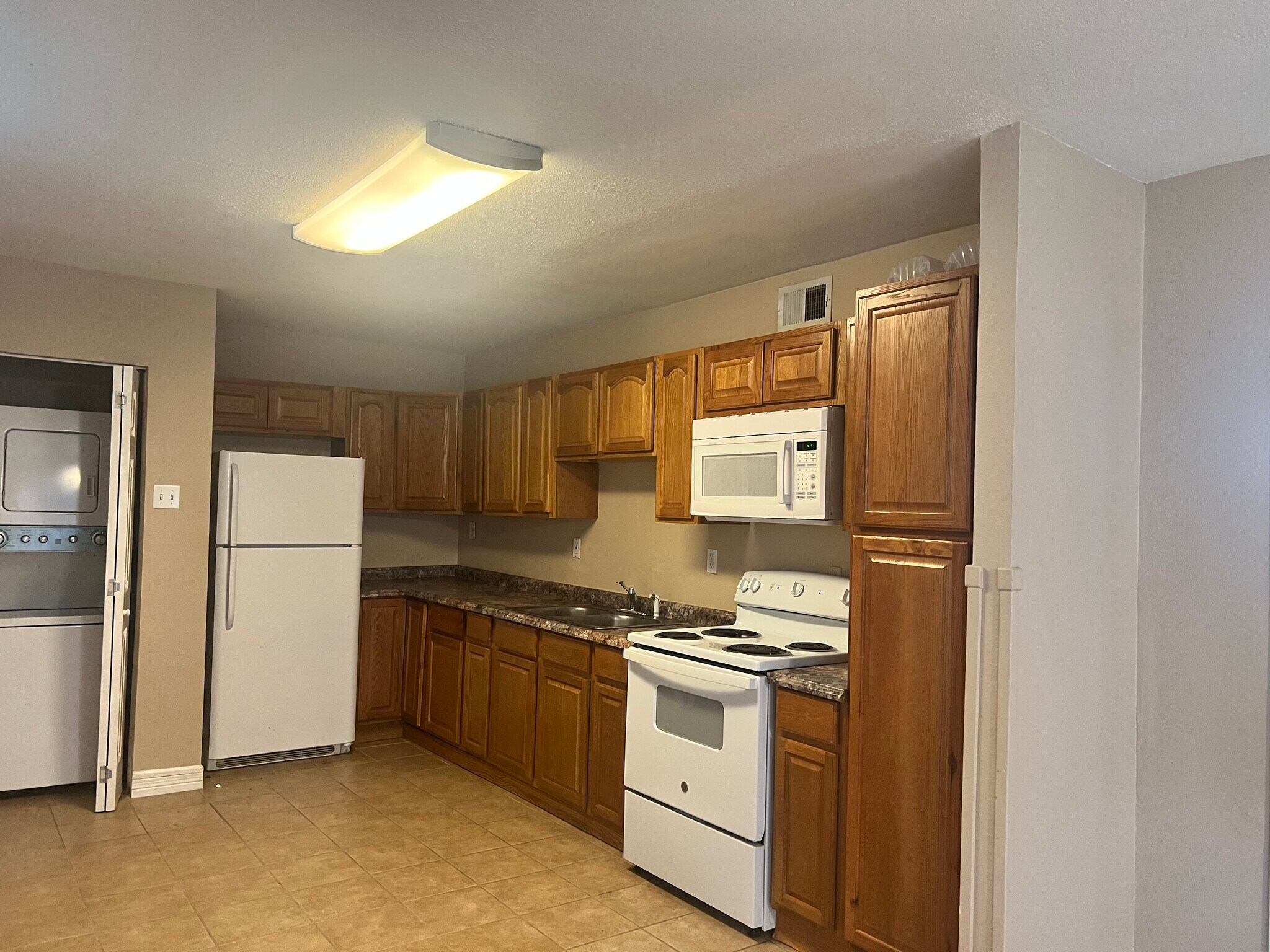 Building Photo - 2110 Willow St