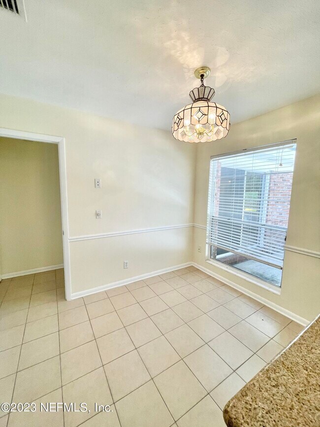 Building Photo - 5391 Golf Course Dr