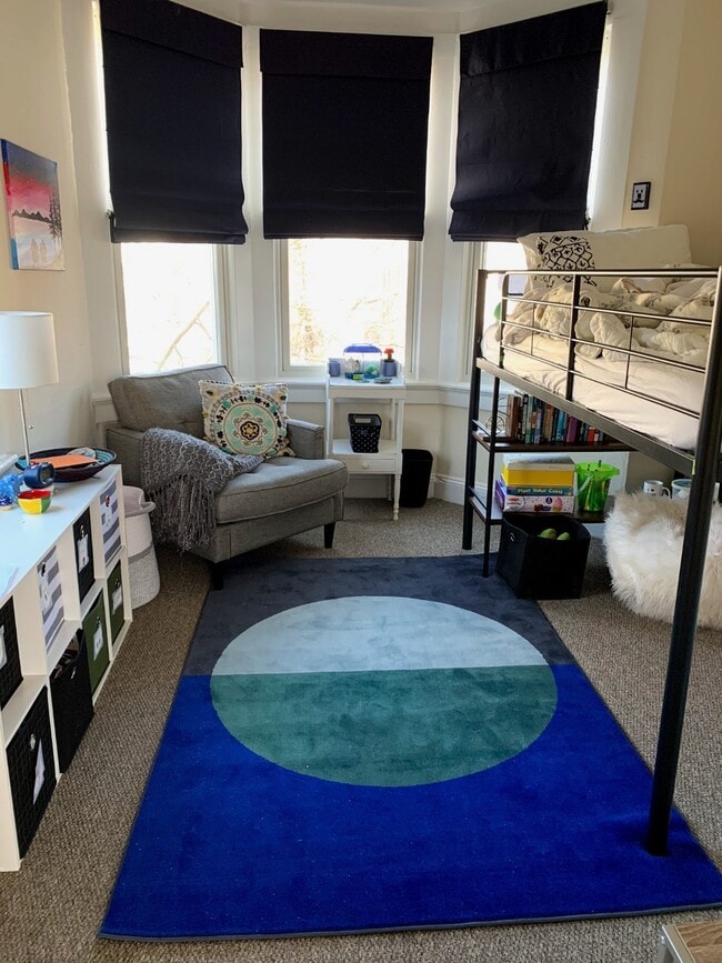 Building Photo - 10 S Eckar St