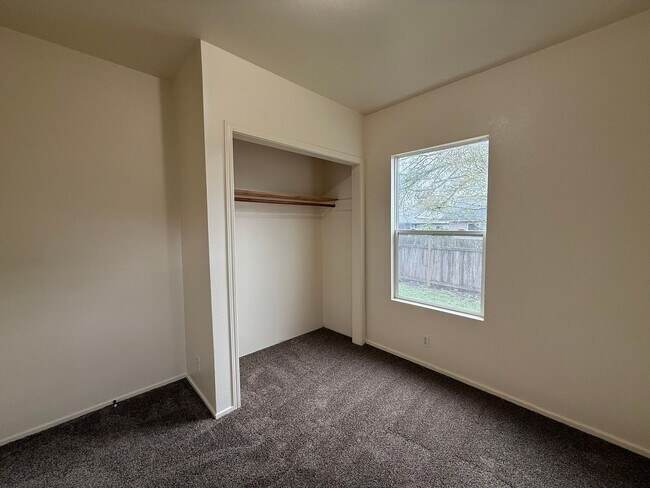 Building Photo - Updated Farm House