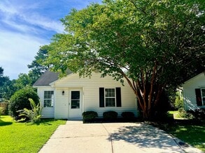 Building Photo - 105 White Ash Ln