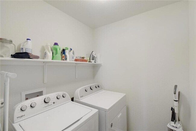 Building Photo - 218 Cascata Way