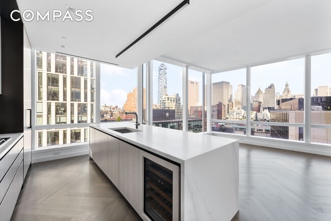 Building Photo - 111 Murray St