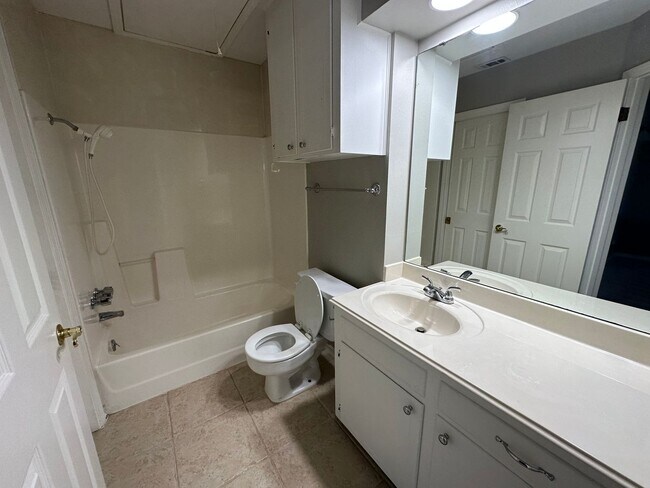 Building Photo - Beautiful Central Shreveport Home