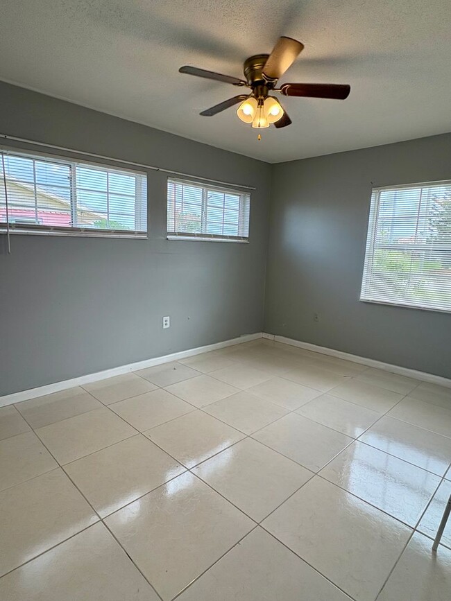 Building Photo - Spacious 3/2 on large lot in Paradise Park (Ft. Pierce) W/ LAWN CARE INCLUDED