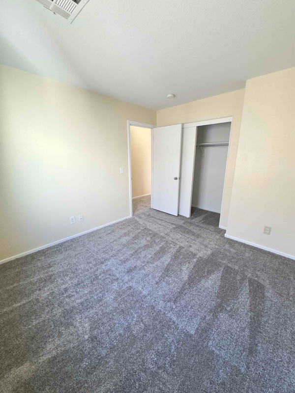 Building Photo - 9140 Gabardine Ave