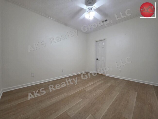 Building Photo - 158 Sugar Dr