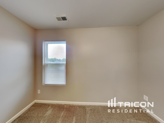 Building Photo - 4604 Montelena Dr