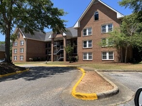 Building Photo - Deerfield II Condominiums 427-17