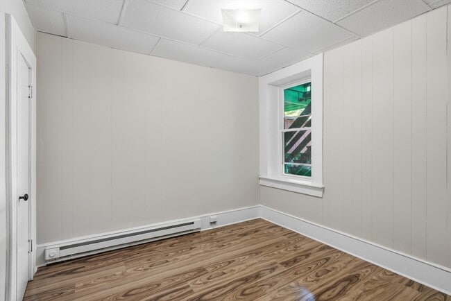 Building Photo - 55 Chestnut St