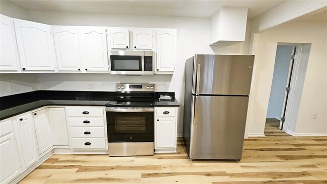 Building Photo - 4509 SE 26th St