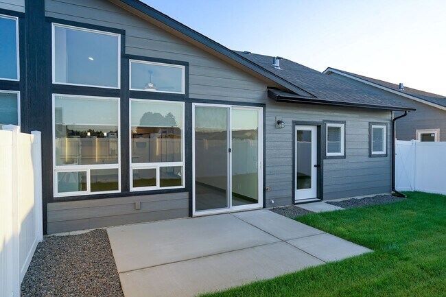 Building Photo - Brand New 2 Bedroom 2 Bath in Coeur d'Alene