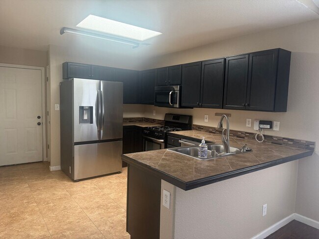 Building Photo - 3401 Misty Meadows Dr NE