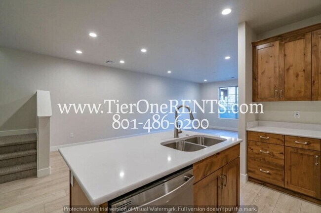 Building Photo - **Summer Special: FREE RENT for MAY**